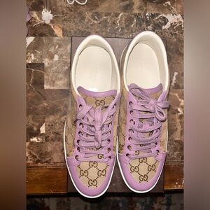 Gucci Lavender leather Sneakers Pre-Loved Condition !